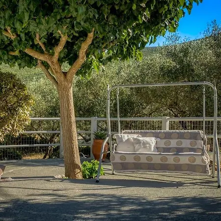 Apartment Alice Happy Place 2 , Only 5 Minutes From The Shipwreck!!! Anafonitria